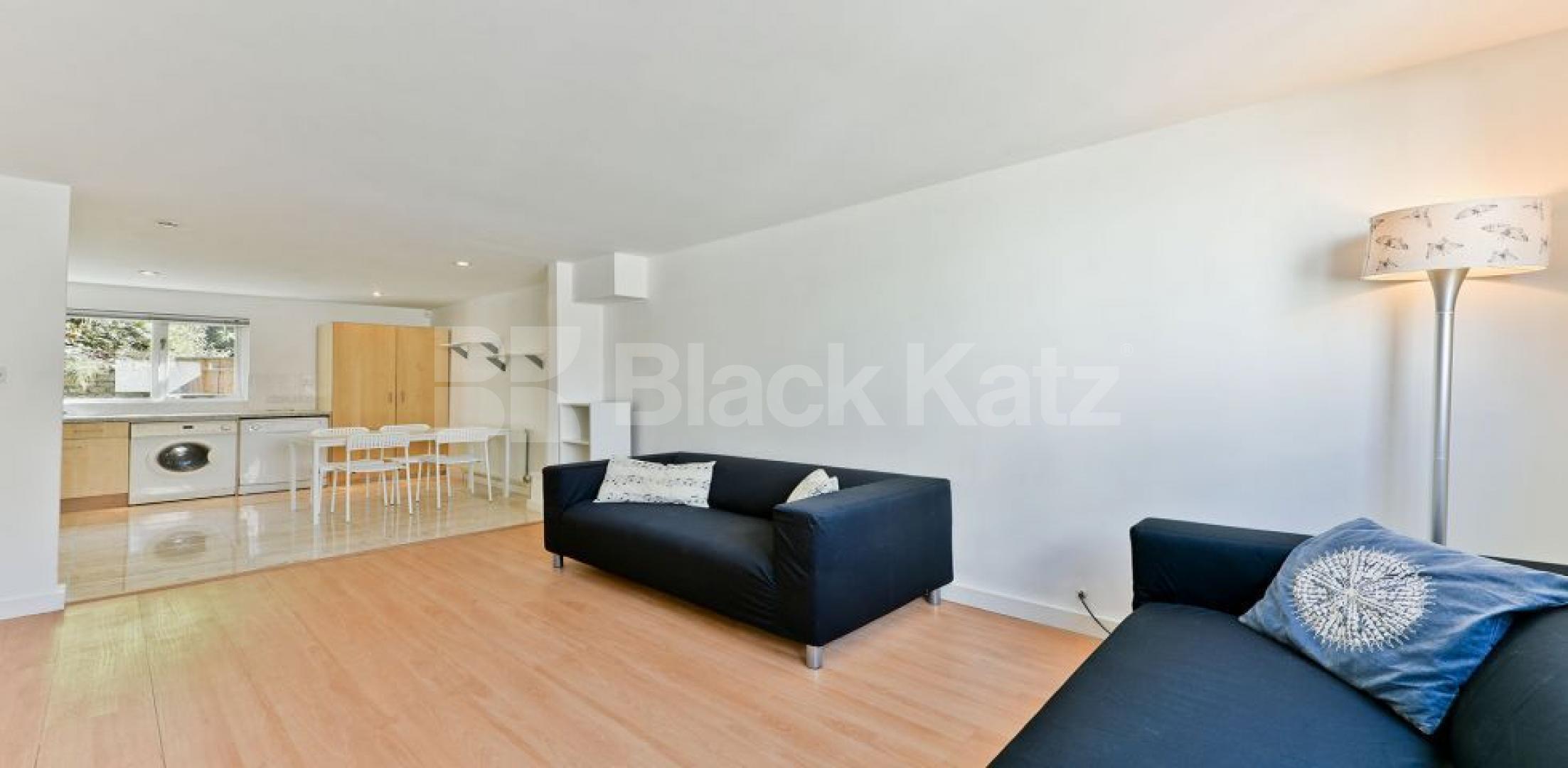 			UNDER OFFER , 4 Bedroom, 1 bath, 1 reception Mews House			 Heritage Place, Earlsfield